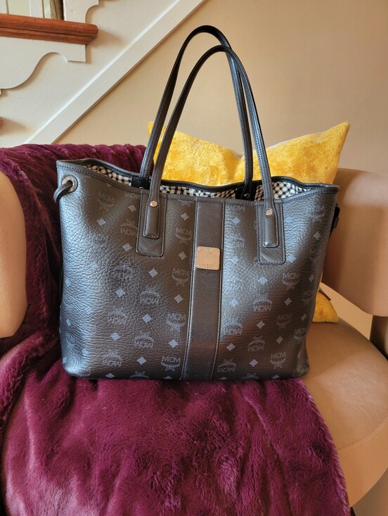 MCM Other - MCM Medium Reversible Liz Shopper Tote in Visetos